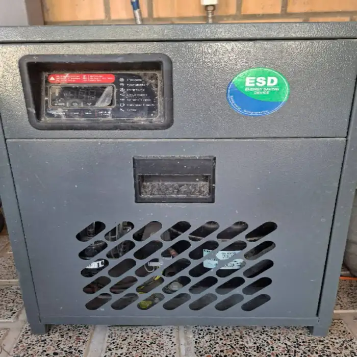 کمپرسور اسکرو 15Kw و درایر ترک مدل IS 30 و مخزن ذخیره