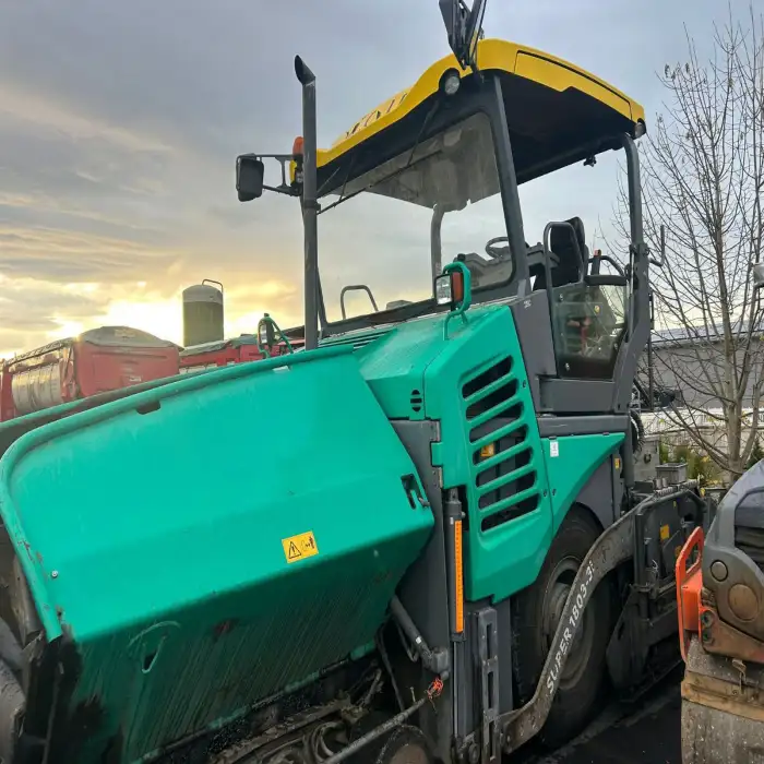 وارد کننده لوازم ماشین راهسازی ( فینیشر. غلطک) و لودر ...